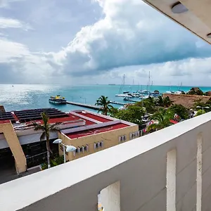 D Gomar *** Isla Mujeres